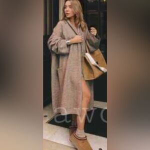 🔥🔥🔥Zara Long Cardigan Size Medium Pick